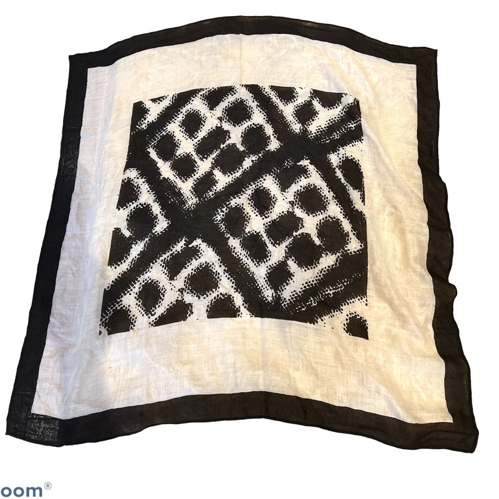 Vintage luxury canvas geo printed  square scarf